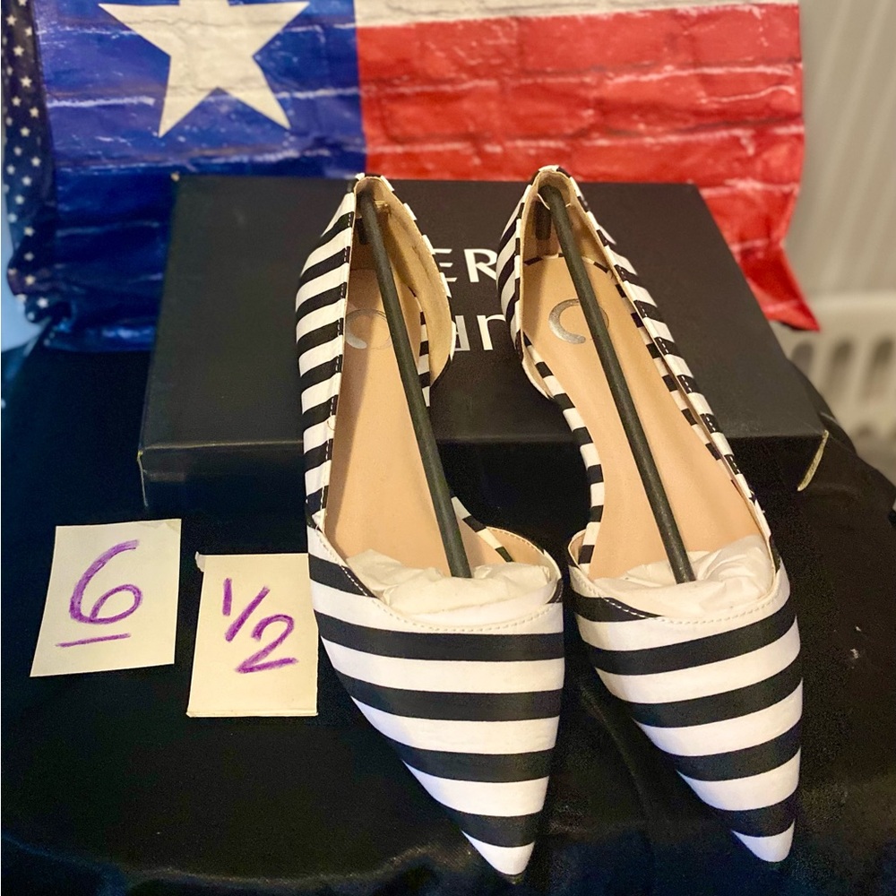 Ladies flats size 6 1/2